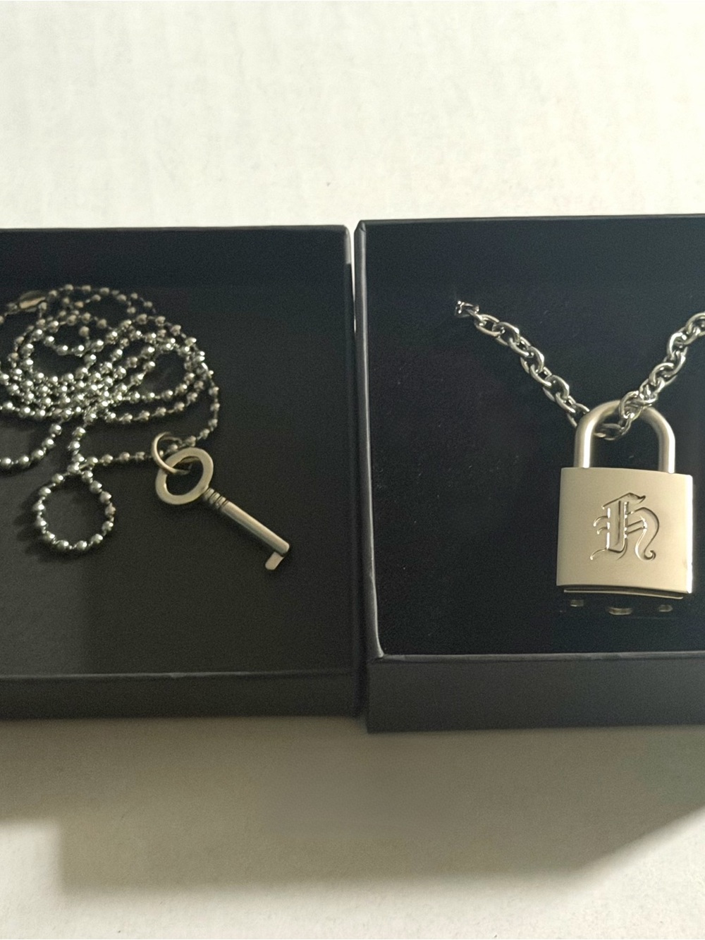 Stray Kids Skz Hyunjin Necklace Designed Lock and Key - Picture 2 of 2